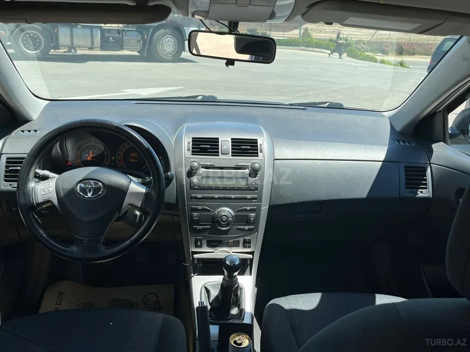 Toyota Corolla — фото 4/4