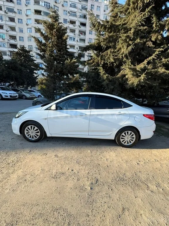 Hyundai Accent — фото 4/4