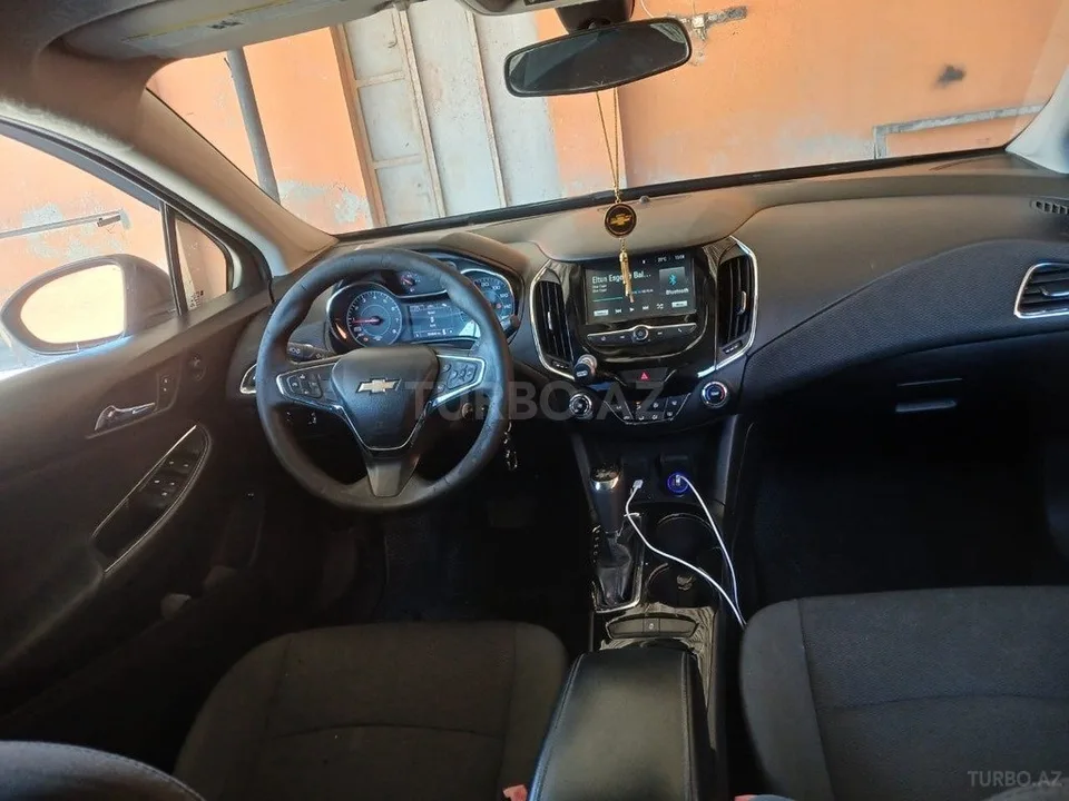 Chevrolet Cruze — foto 3/4