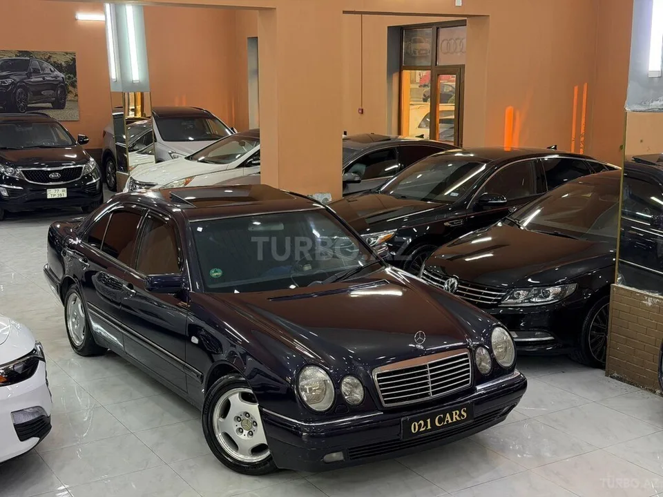 Mercedes E 240 — foto 1/4