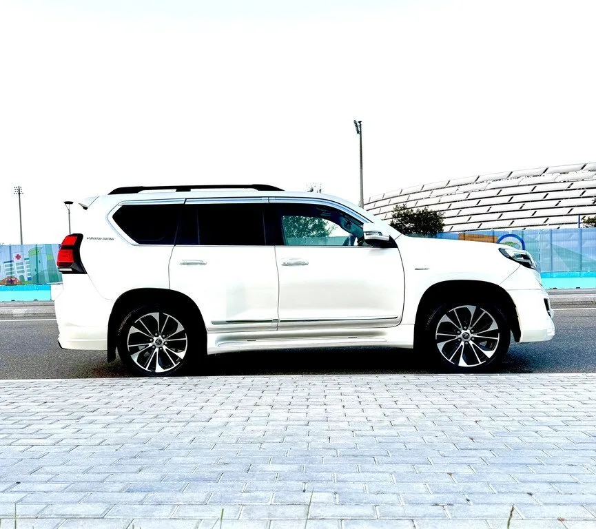 Toyota Land Cruiser Prado — фото 4/4
