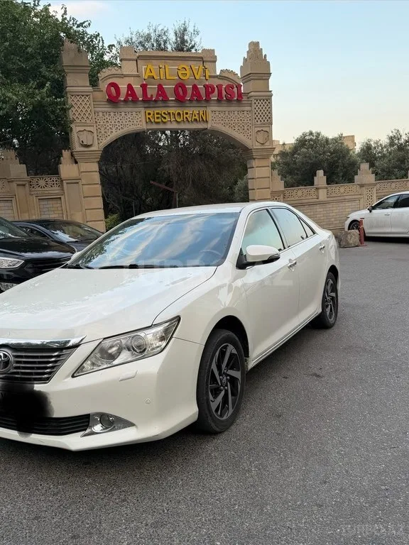 Toyota Camry — foto 3/4