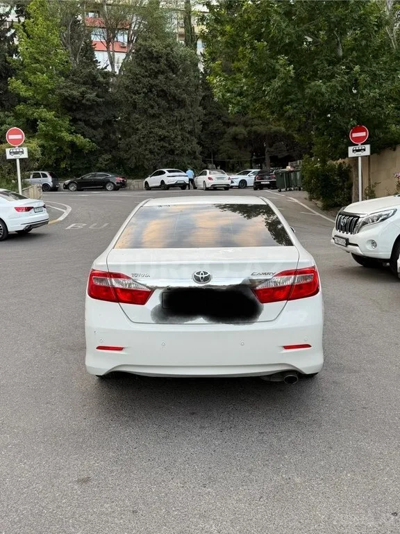 Toyota Camry — foto 4/4