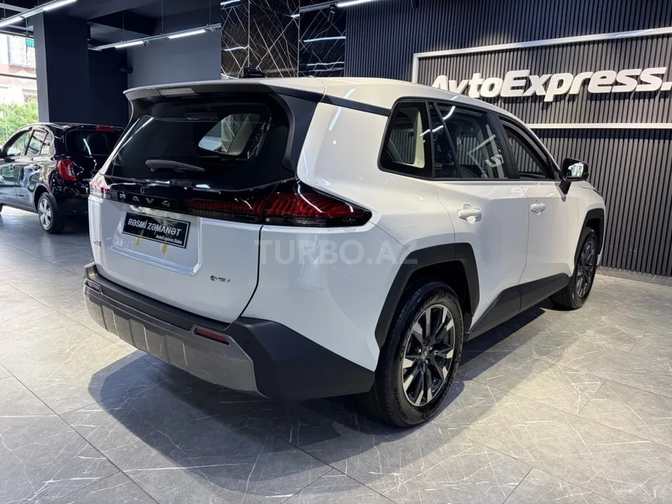 Toyota RAV4 — фото 4/4