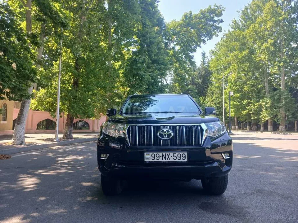 Toyota Land Cruiser Prado — фото 1/4
