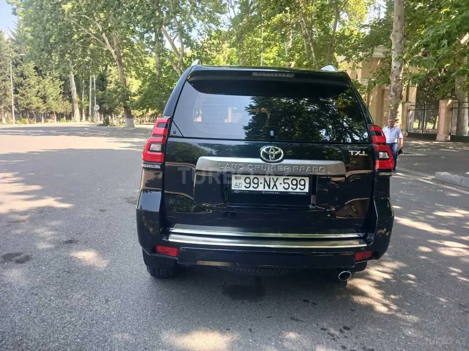 Toyota Land Cruiser Prado — фото 2/4