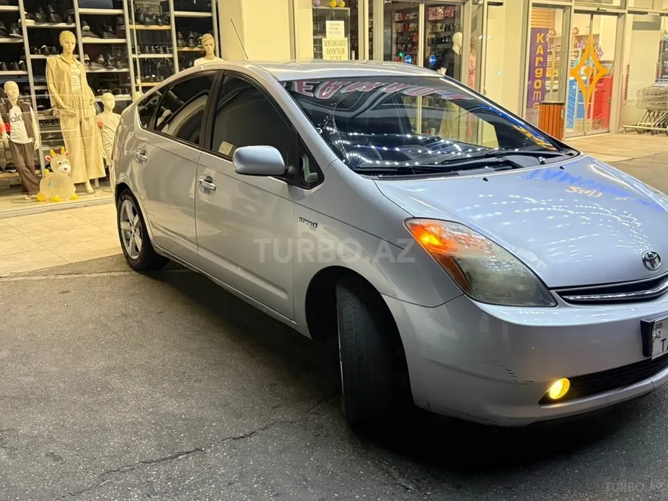 Toyota Prius — фото 2/4
