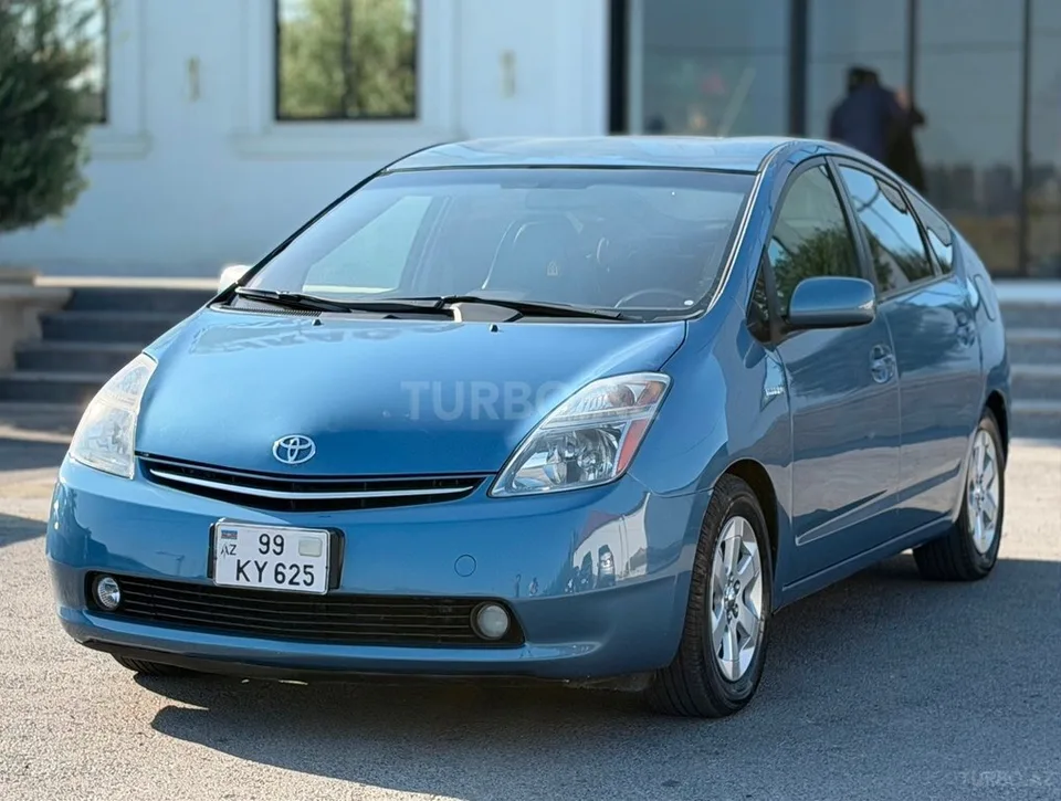 Toyota Prius — фото 2/4