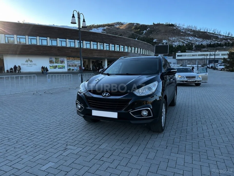 Hyundai ix35 — фото 1/4