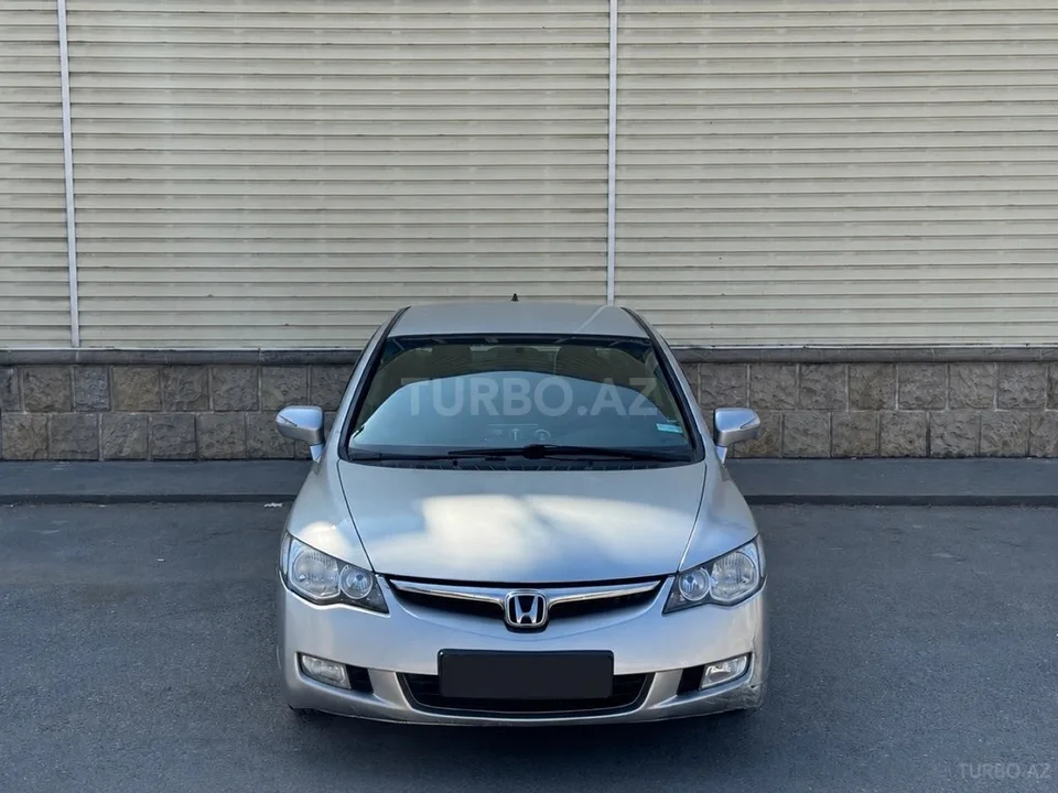 Honda Civic — фото 1/4