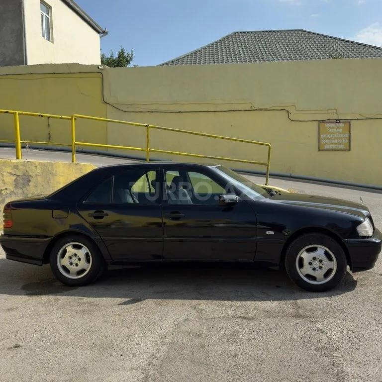 Mercedes C 180 — фото 4/4