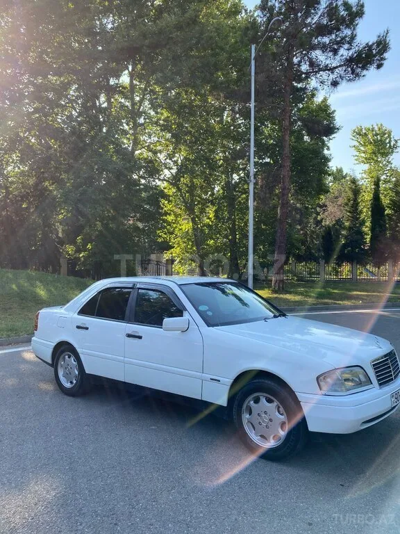 Mercedes C 180 — фото 4/4