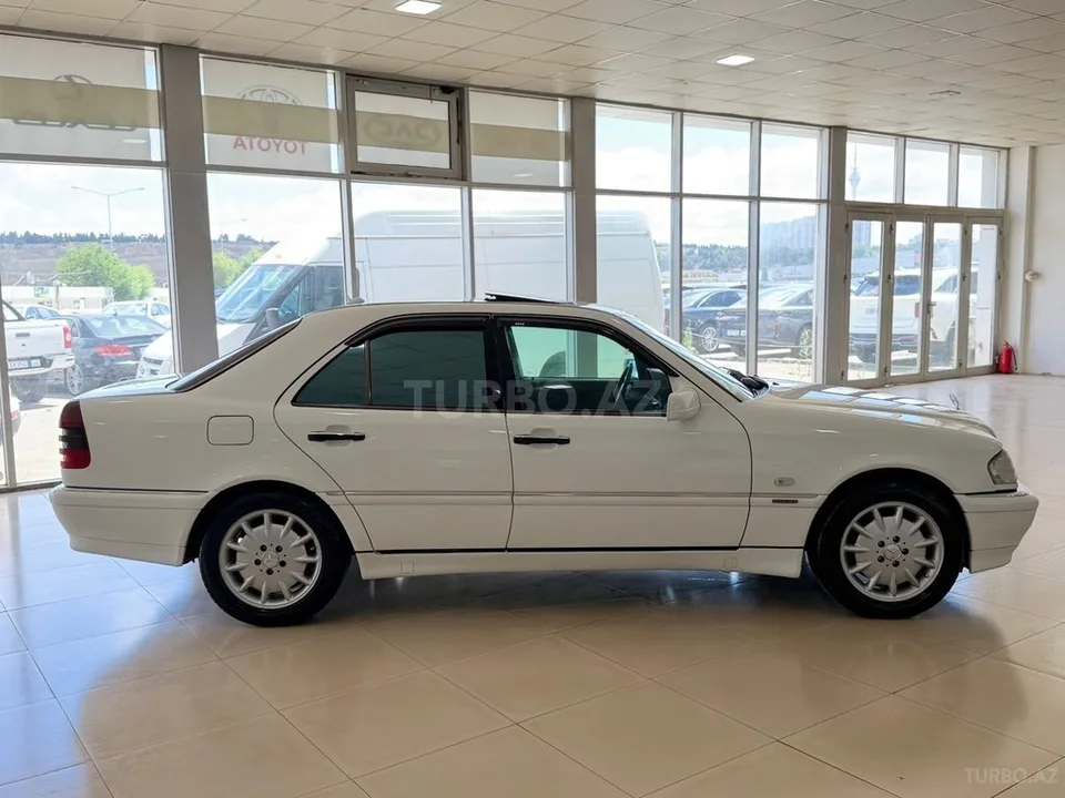 Mercedes C 280 — фото 3/4