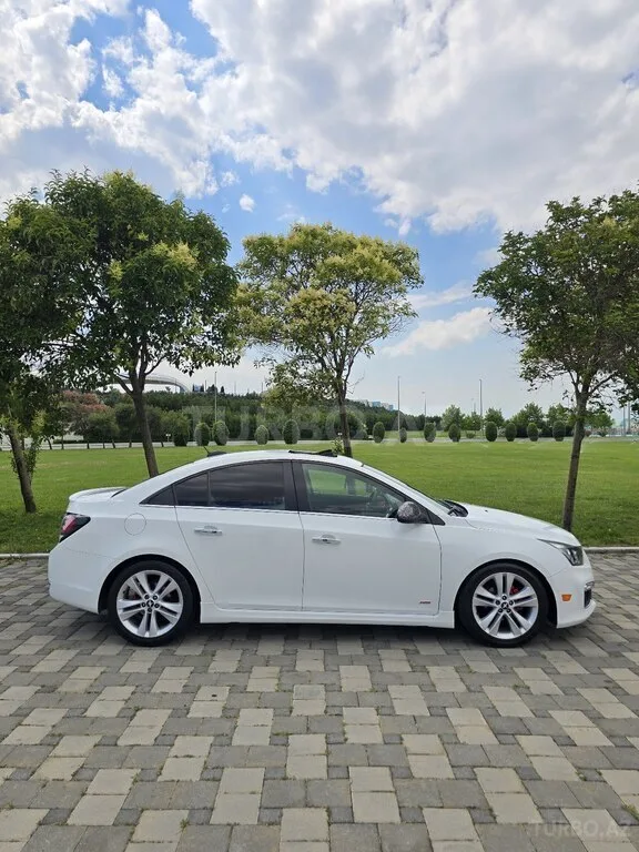 Chevrolet Cruze — foto 3/4