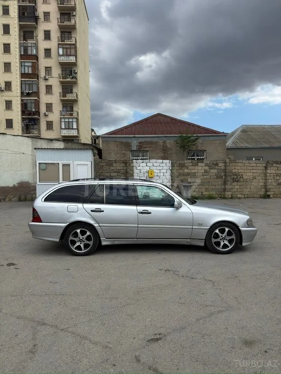 Mercedes C 220 — фото 2/4