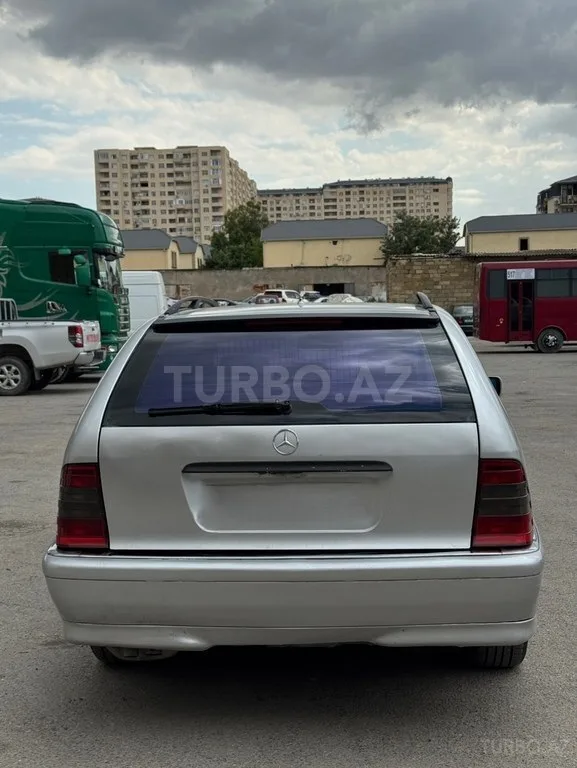 Mercedes C 220 — фото 4/4
