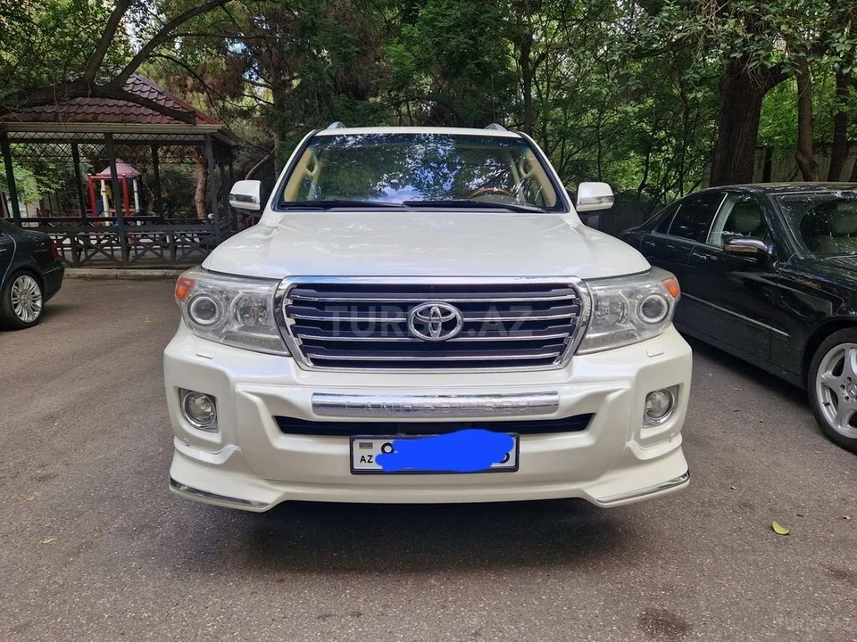 Toyota Land Cruiser — foto 1/4