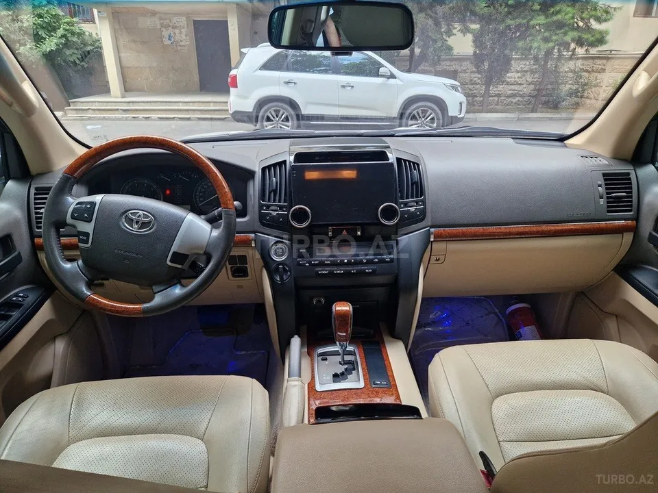 Toyota Land Cruiser — foto 3/4