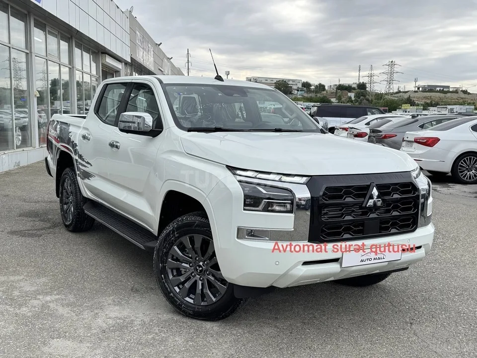 Mitsubishi L200 — фото 1/4