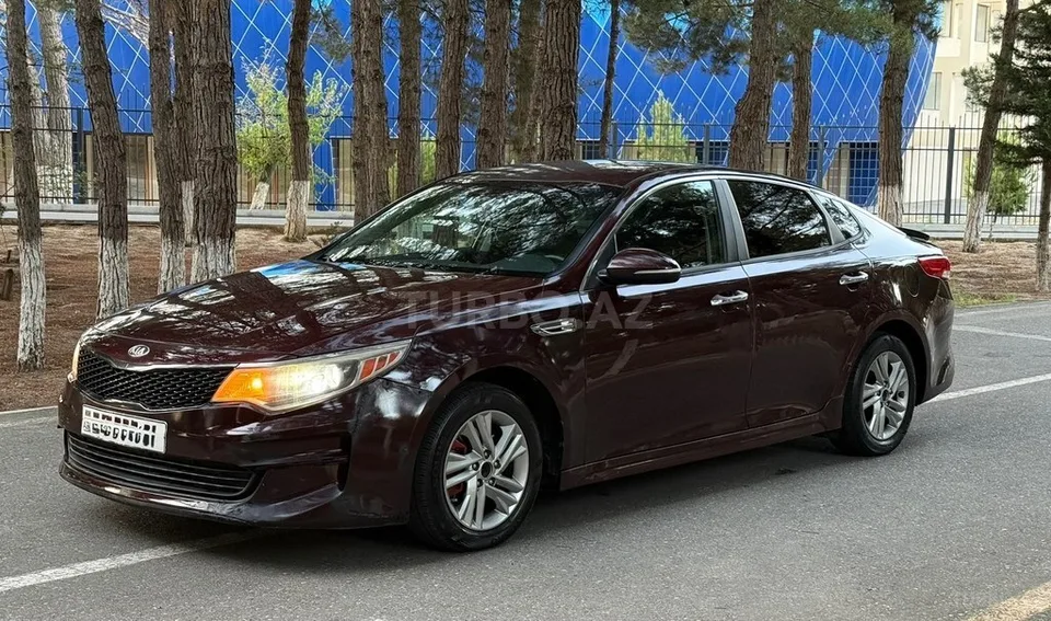 Kia Optima — foto 3/4