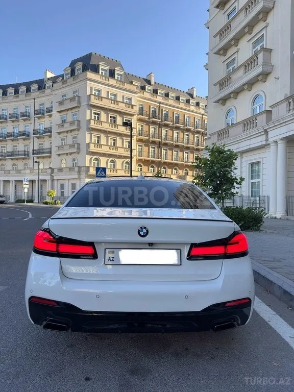 BMW 530e — фото 3/4