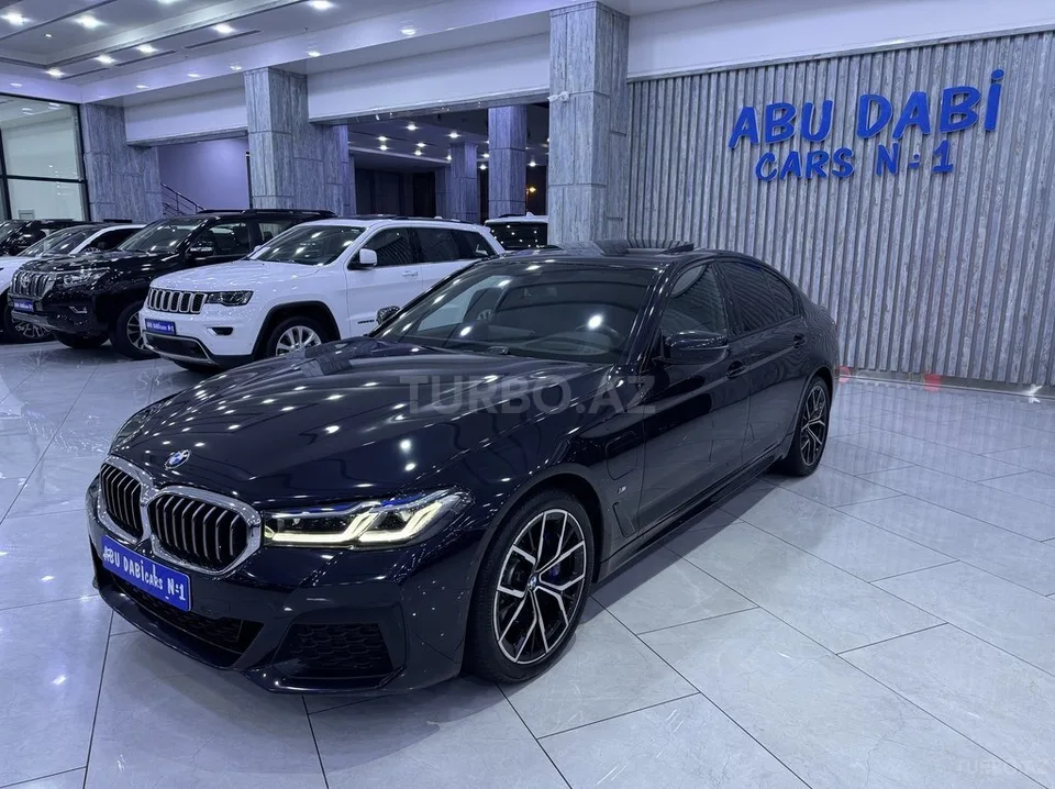 BMW 530e — фото 1/4