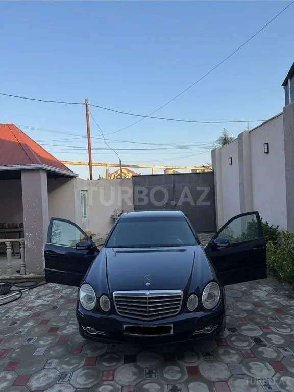 Mercedes E 220 — foto 4/4