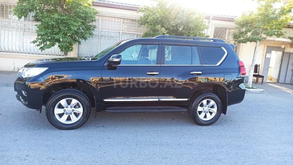 Toyota Land Cruiser Prado — фото 4/4
