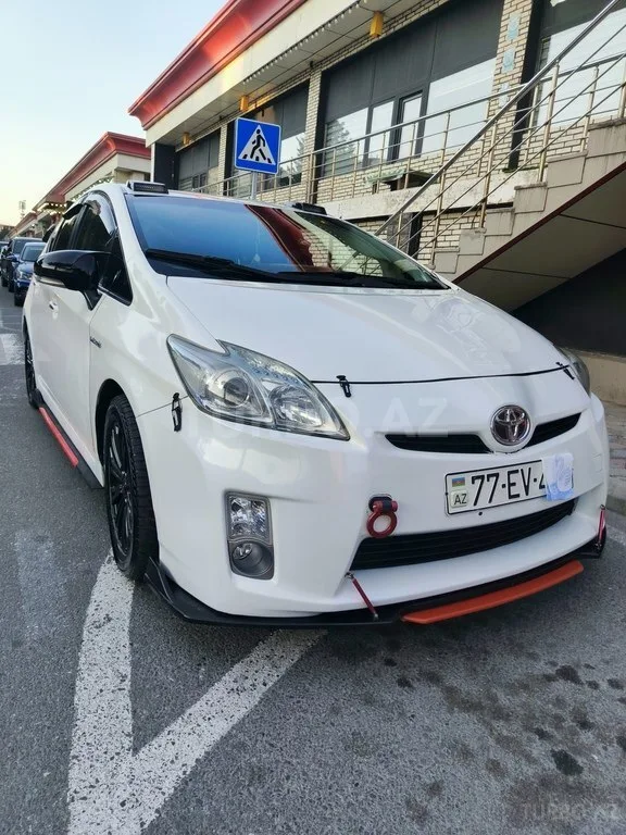 Toyota Prius — foto 3/4