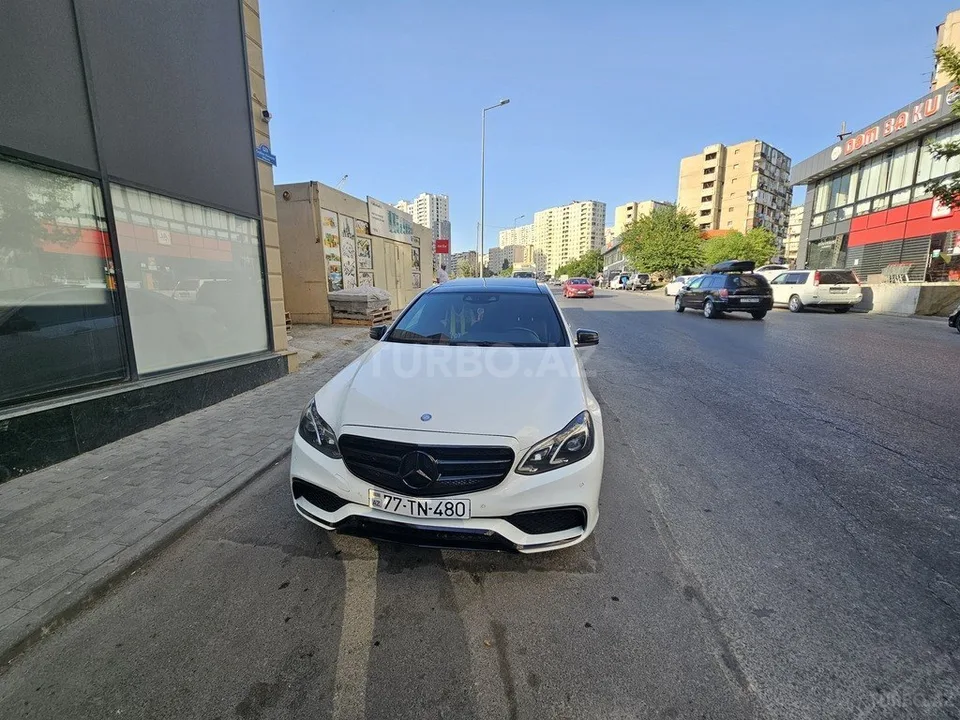 Mercedes E 250 — фото 1/4