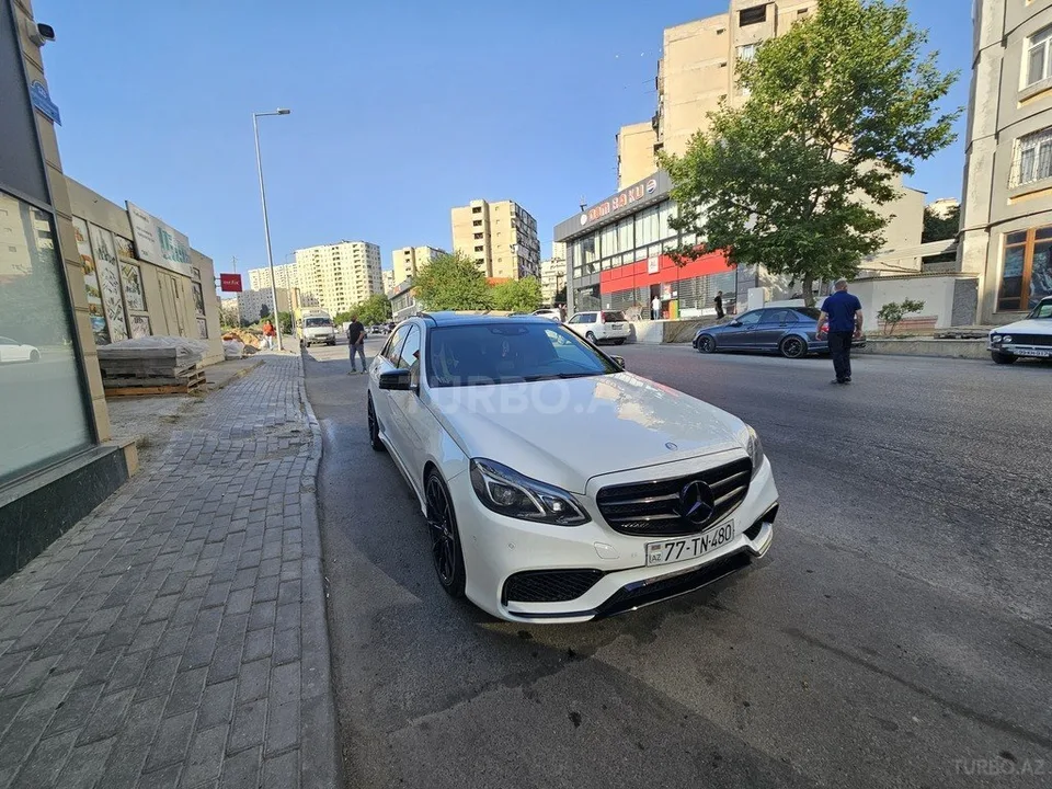 Mercedes E 250 — фото 2/4