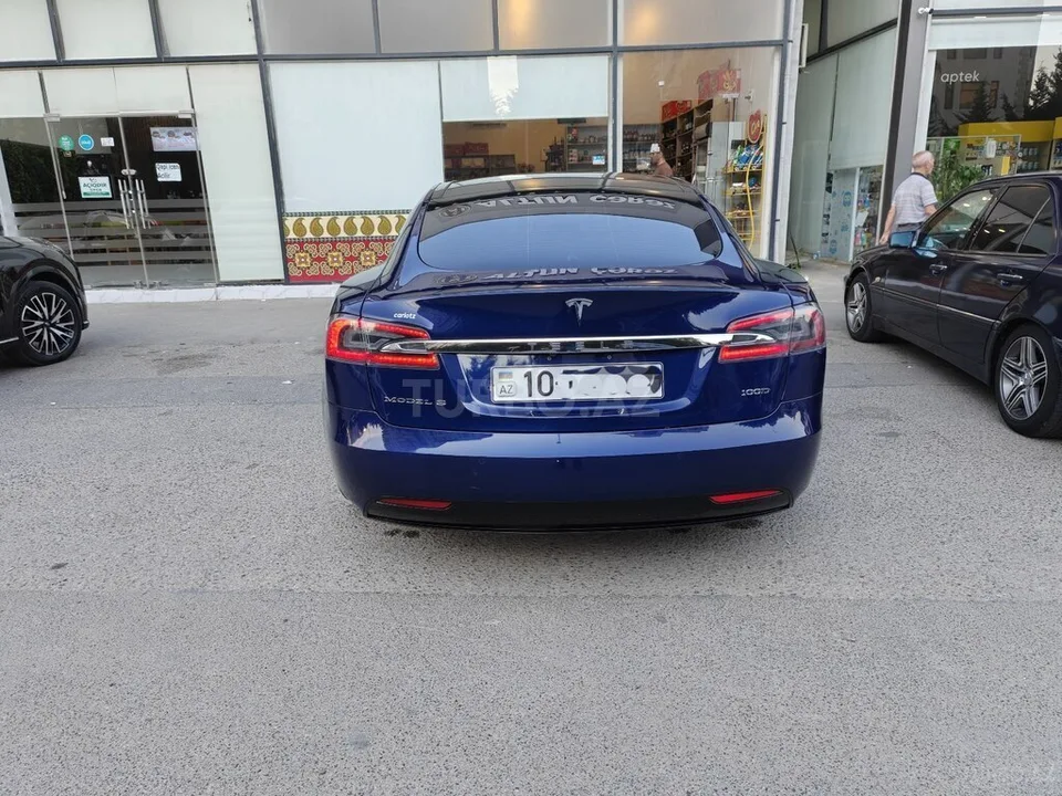 Tesla Model S — фото 4/4