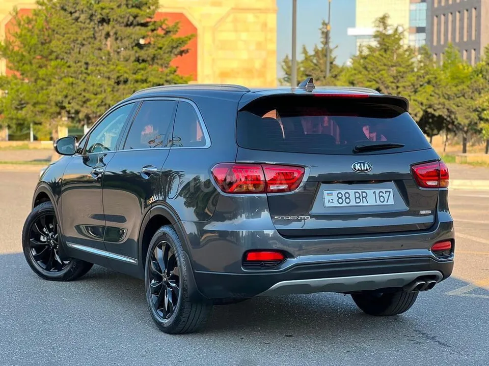 Kia Sorento — фото 3/4