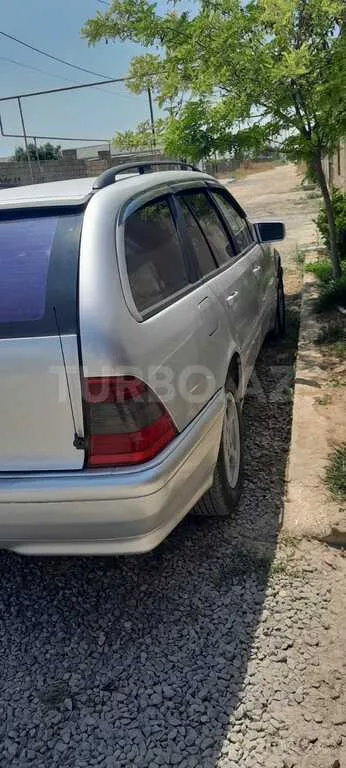 Mercedes C 200 — фото 3/4