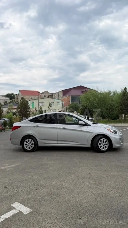 Hyundai Accent — foto 4/4