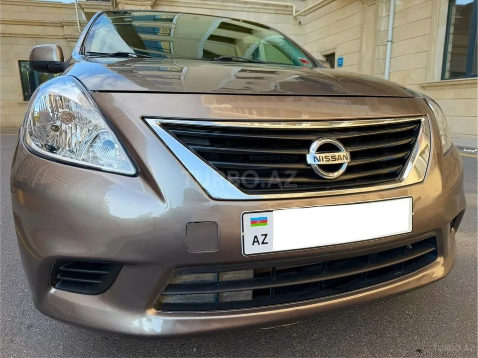 Nissan Versa — фото 2/4