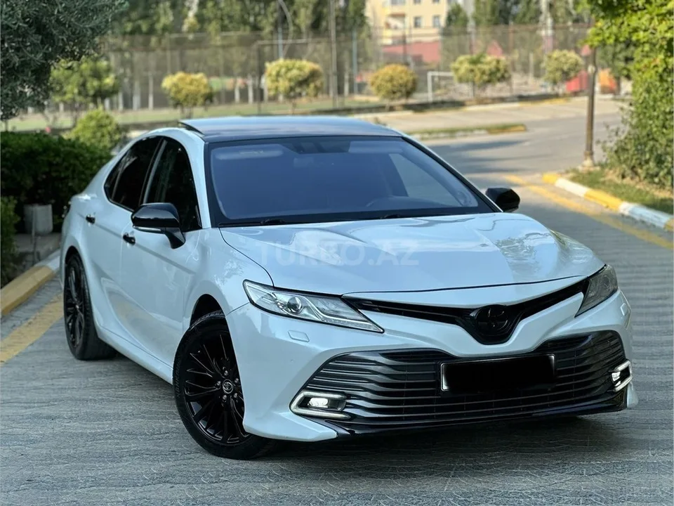 Toyota Camry — фото 2/4
