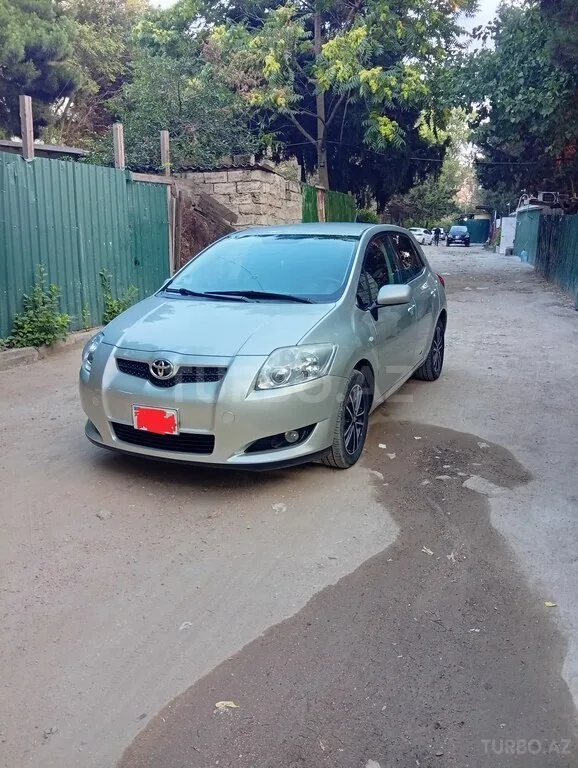 Toyota Auris — фото 4/4