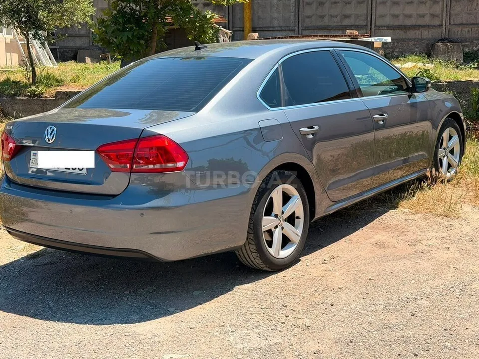 Volkswagen Passat — фото 3/4