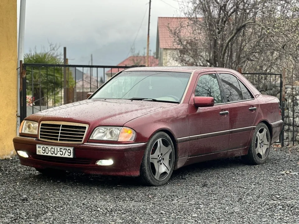 Mercedes C 230 — фото 1/4