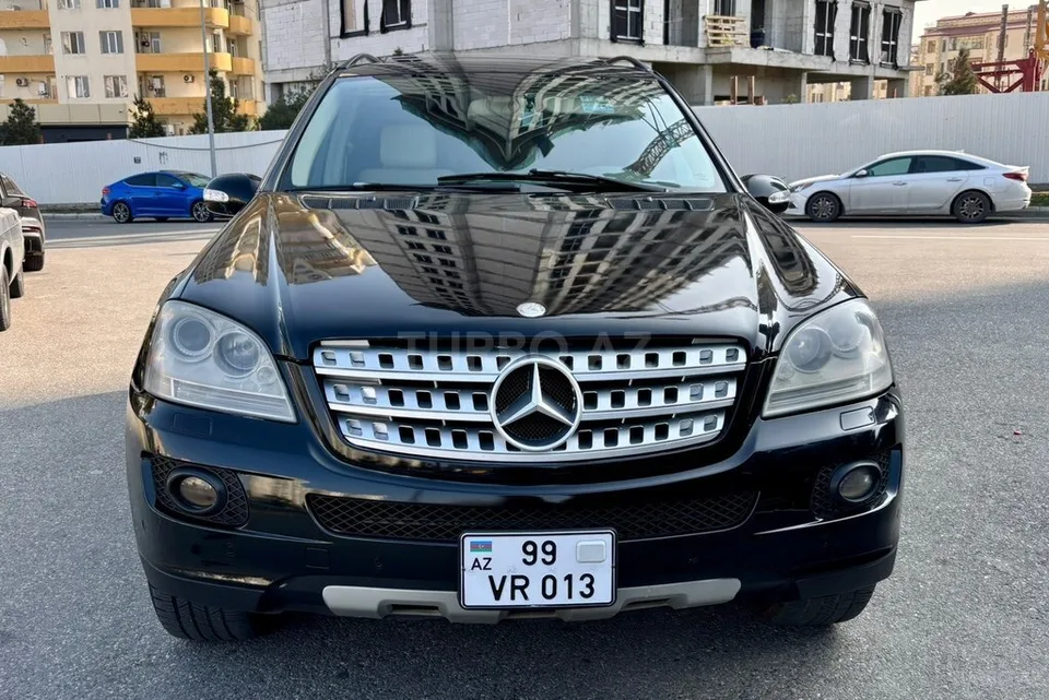 Mercedes ML 350 4MATIC — фото 1/4