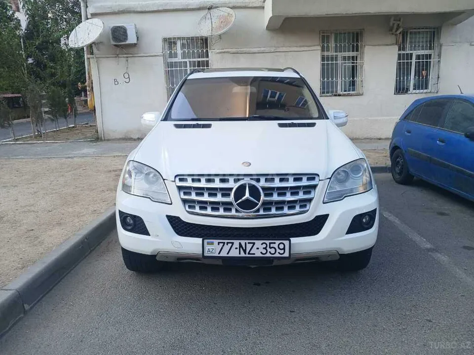 Mercedes ML 350 4MATIC — фото 1/4