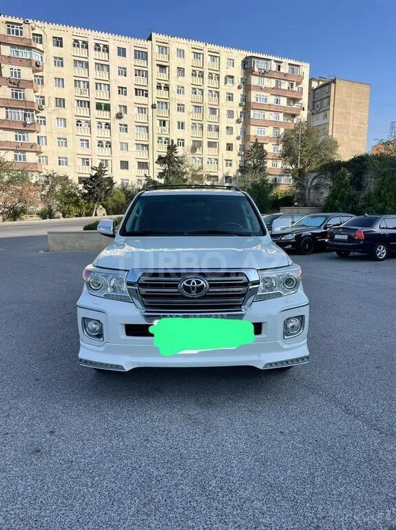 Toyota Land Cruiser — foto 1/4