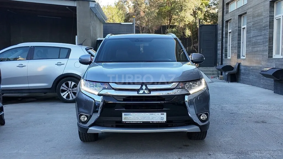 Mitsubishi Outlander — фото 1/4