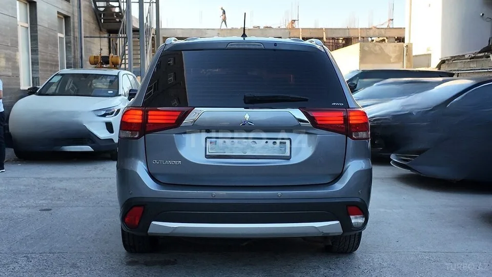 Mitsubishi Outlander — фото 2/4