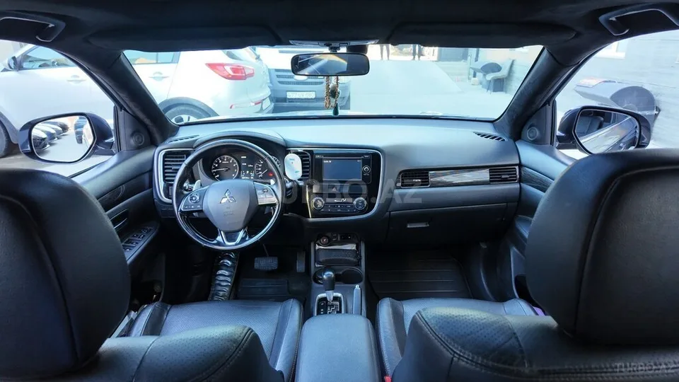 Mitsubishi Outlander — фото 3/4