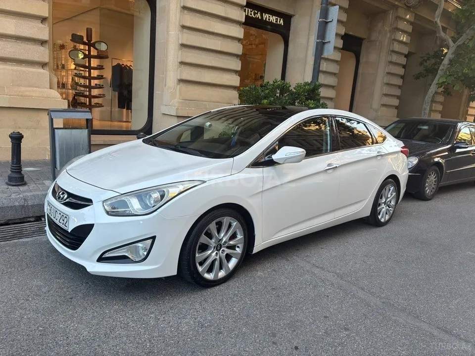 Hyundai i40 — фото 2/4