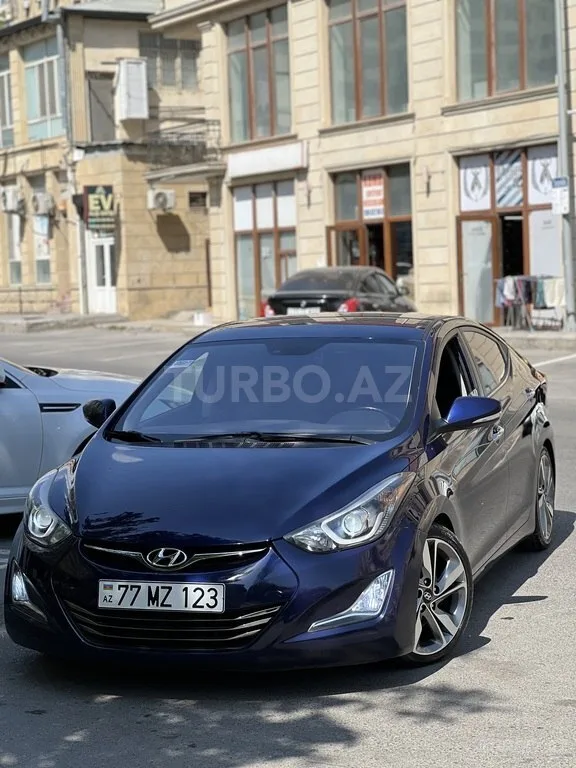 Hyundai Elantra — фото 2/4