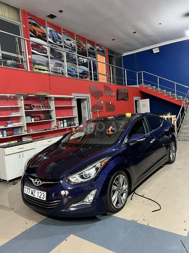 Hyundai Elantra — фото 4/4