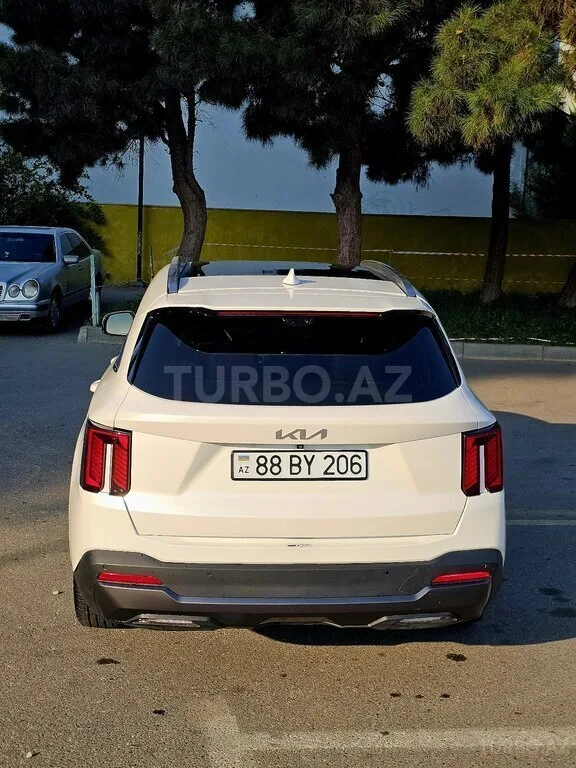 Kia Sorento — фото 2/4
